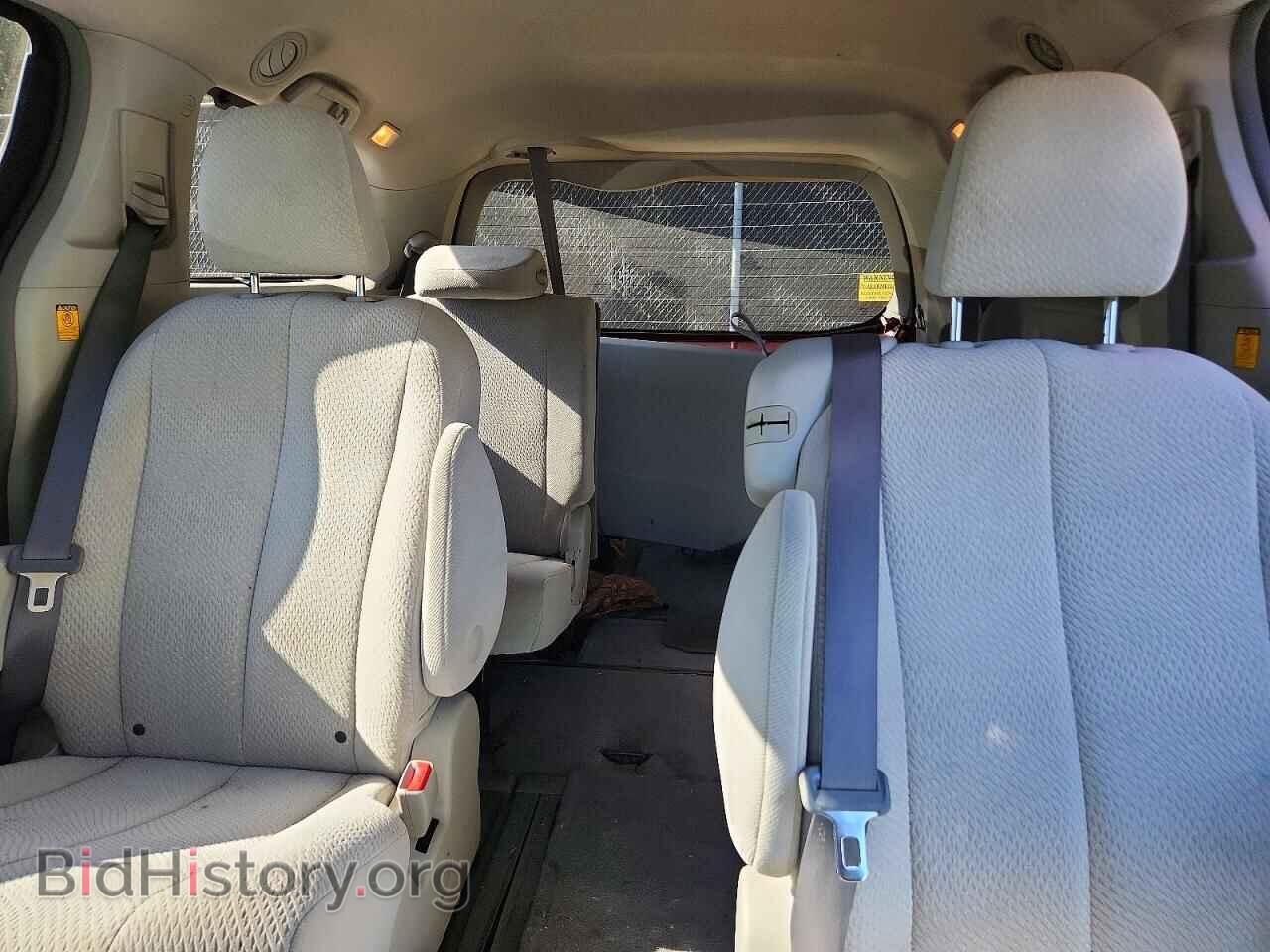 2011 Toyota SIENNA (VIN 5TDKK3DCXBS025965) — photo 10 of 13
