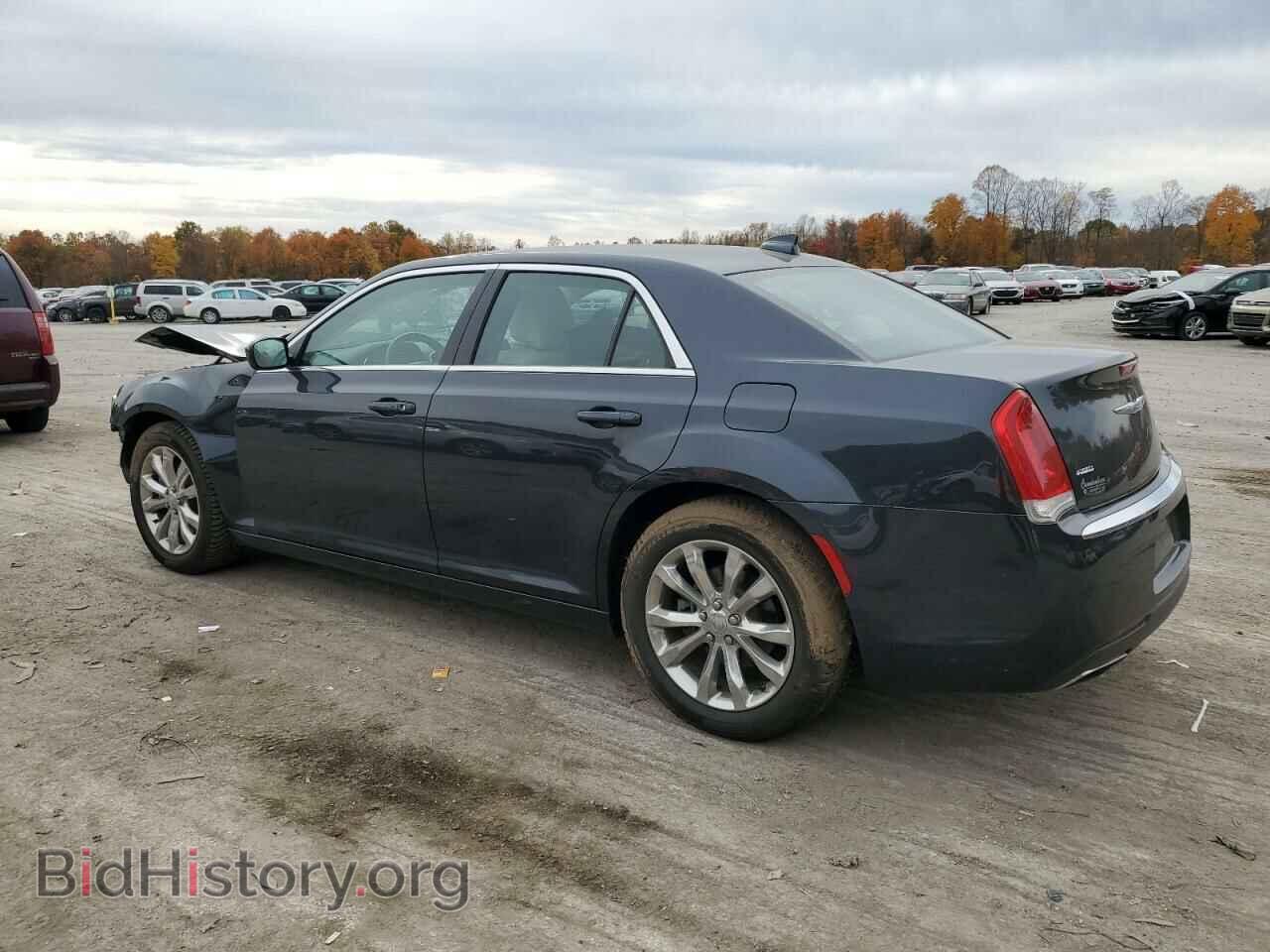 2017 CHRYSLER 300 - VIN: 2C3CCARG2HH657839 - Фото 2