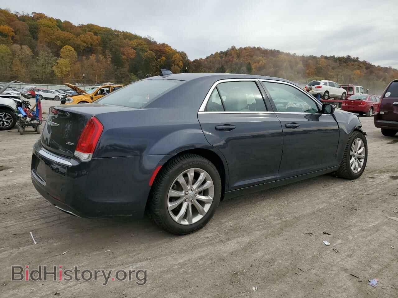 2017 CHRYSLER 300 - VIN: 2C3CCARG2HH657839 - Фото 3