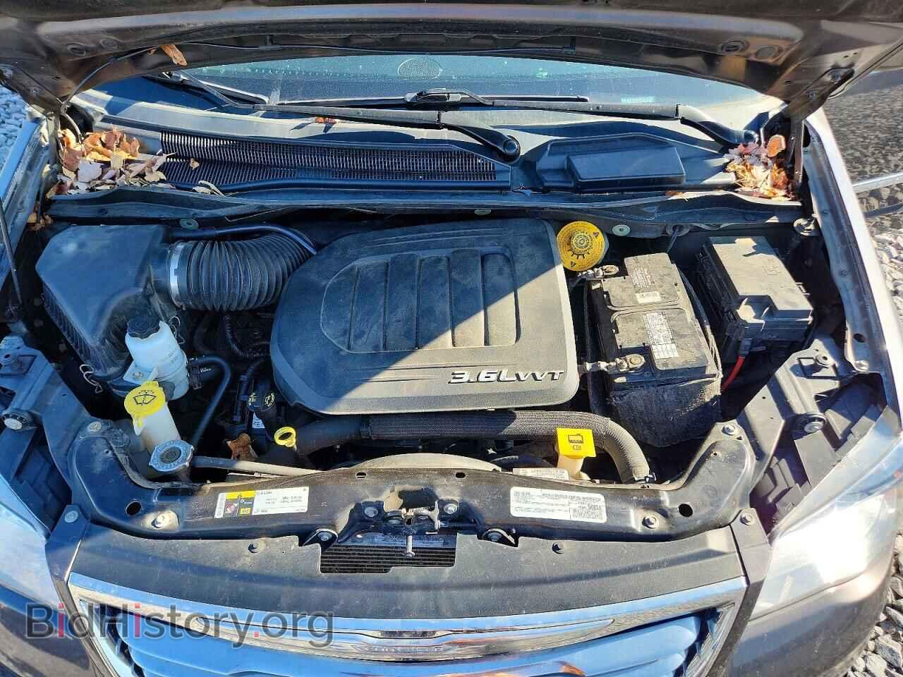 2016 Chrysler MINIVAN (VIN 2C4RC1BG0GR138426) — photo 12 of 13