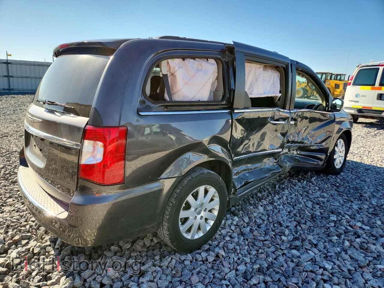 2016 Chrysler MINIVAN (VIN 2C4RC1BG0GR138426) — photo 3 of 13