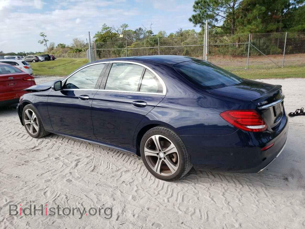 2017 MERCEDES-BENZ E-CLASS - VIN: WDDZF4KB9HA123643 - Фото 2