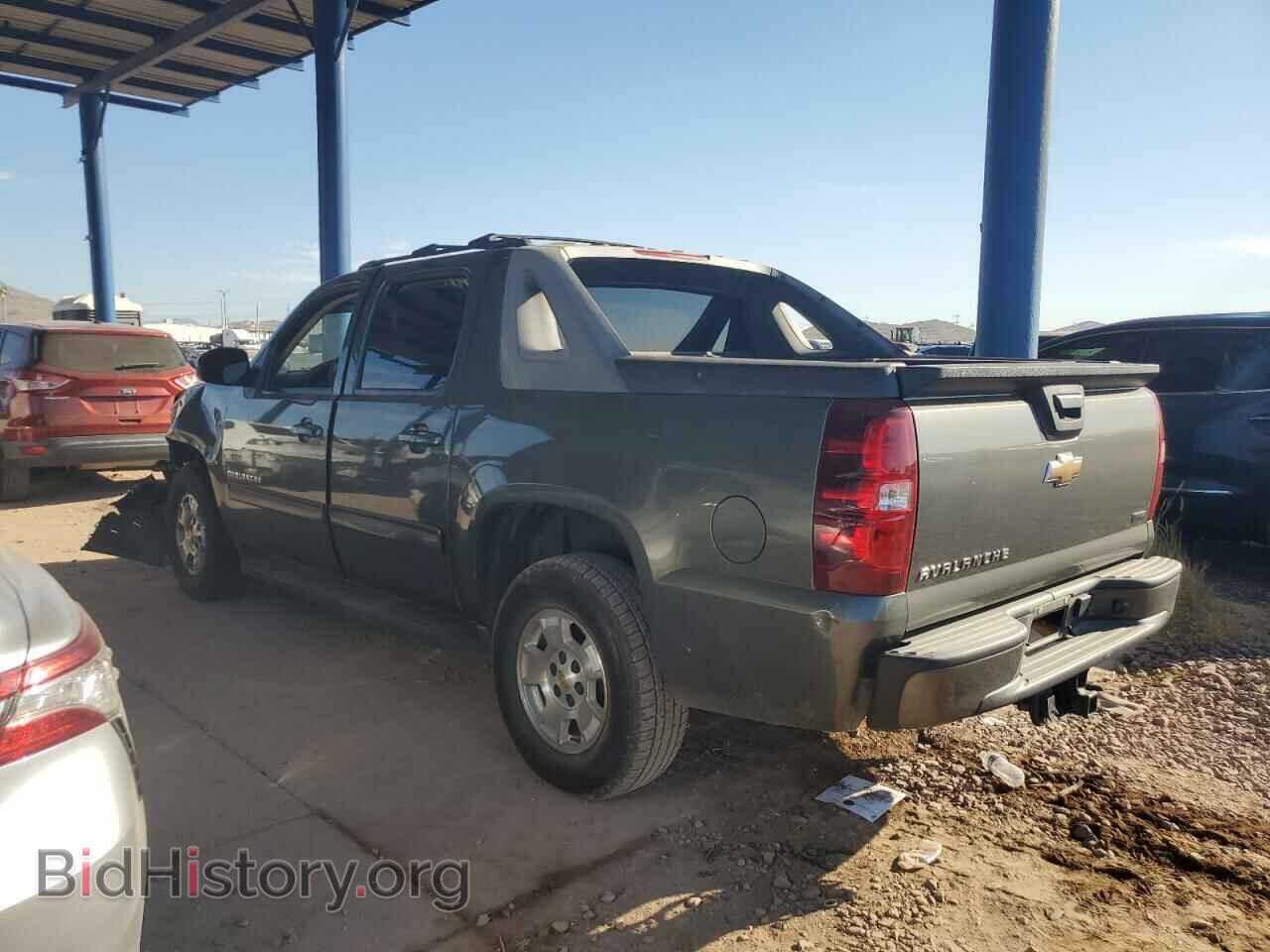 2011 CHEVROLET AVALANCHE - VIN: 3GNMCEE00BG100796 - Фото 2