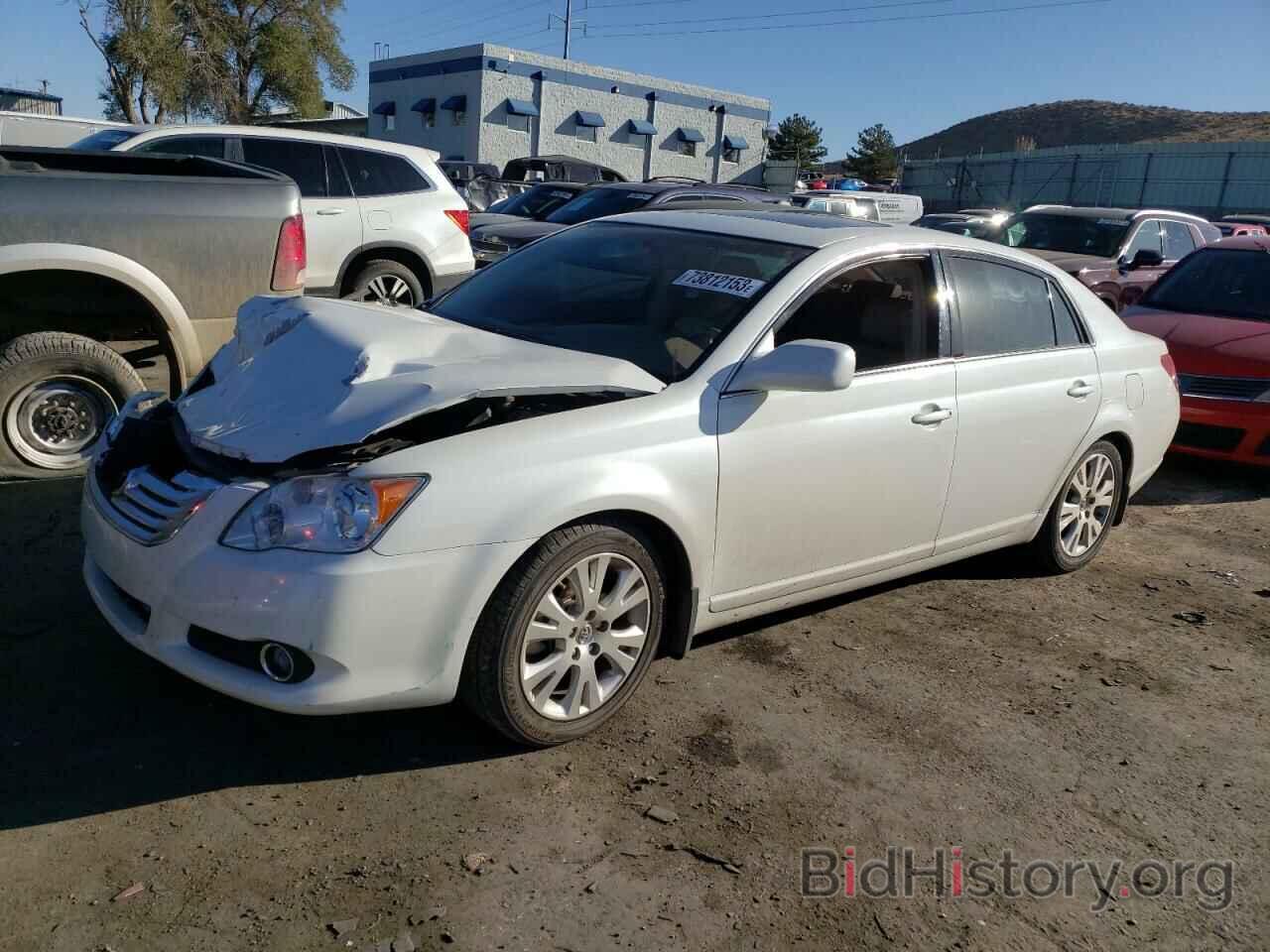 Тойота Авалон 2008 белая