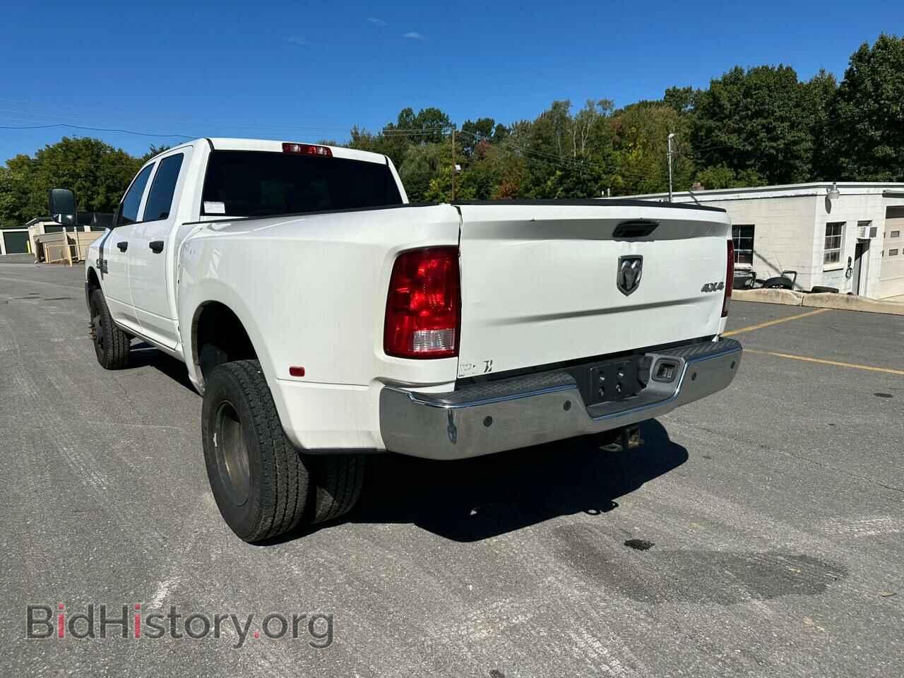 2018 RAM All Models - VIN: 3C63RRGL1JG429000 - Photo 2