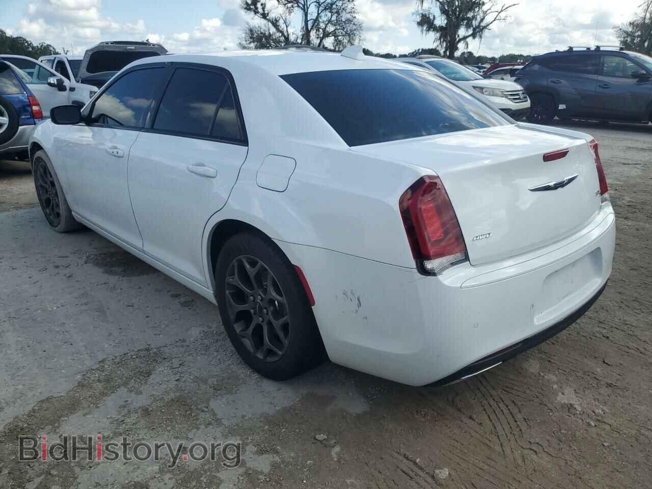 2018 CHRYSLER 300 - VIN: 2C3CCAGG5JH140589 - Фото 2