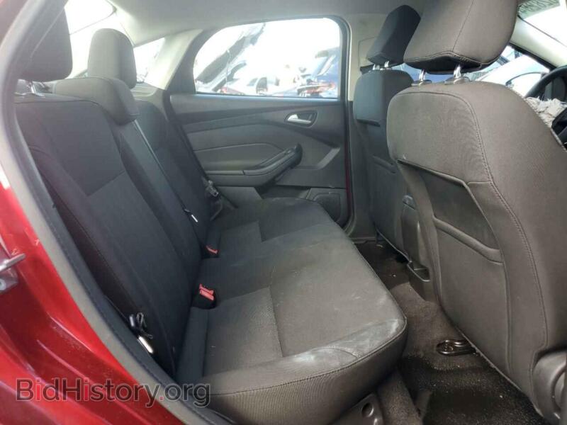 2017 Ford FOCUS (VIN 1FADP3F23HL251957) — photo 10 of 13
