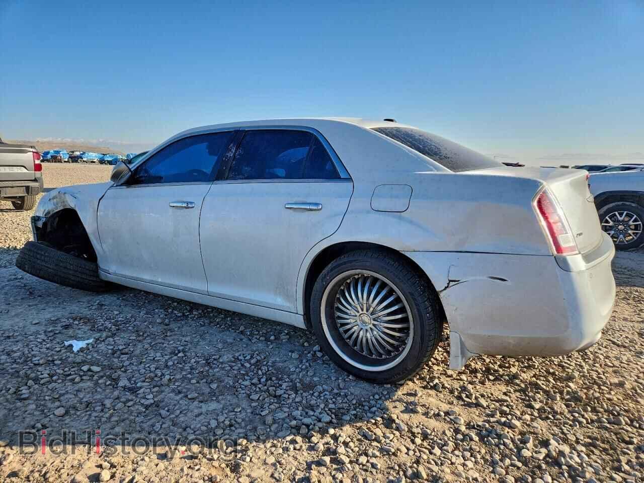 2014 CHRYSLER 300 - VIN: 2C3CCASG7EH105923 - Фото 2