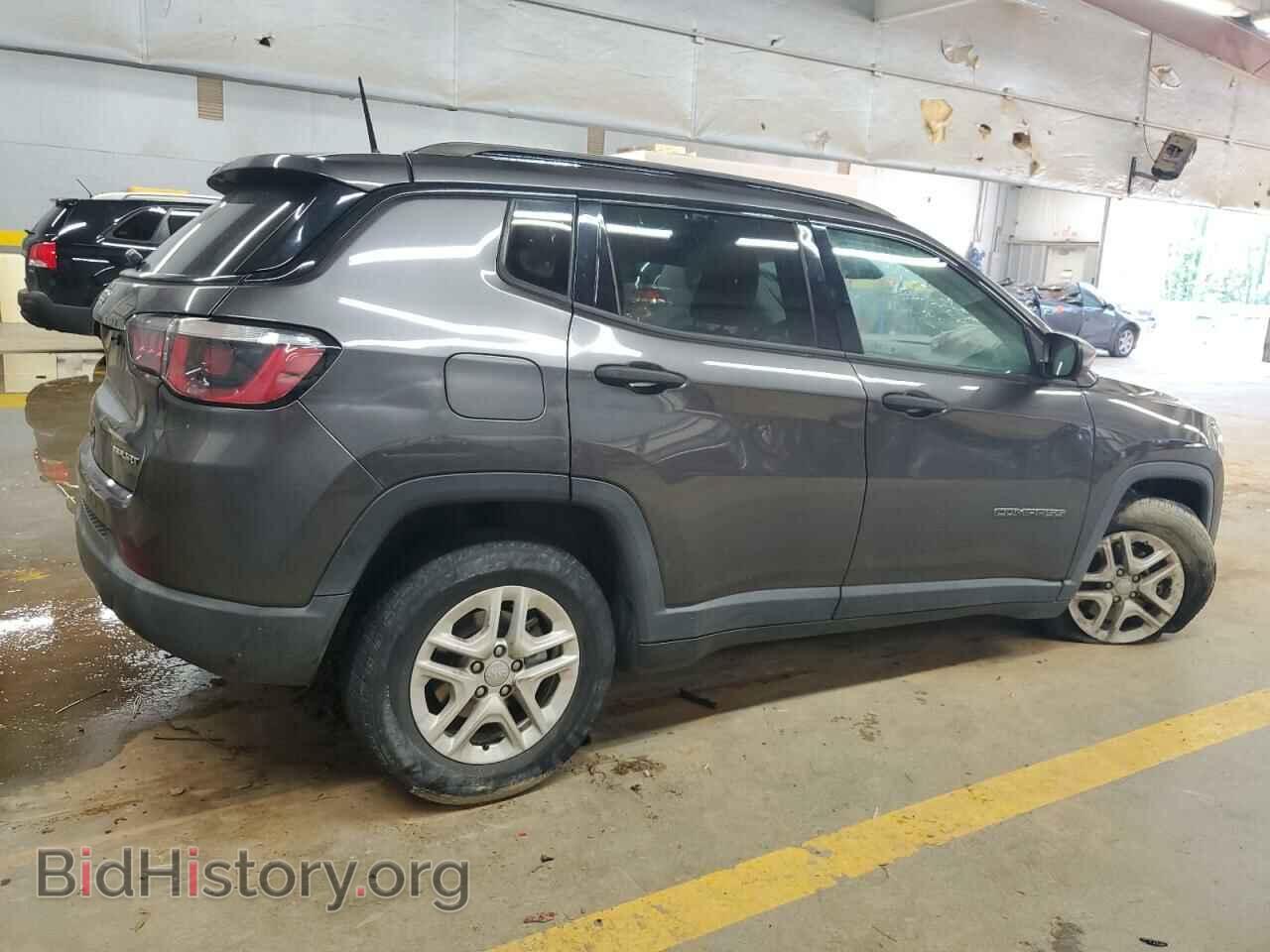 2018 JEEP COMPASS - VIN: 3C4NJCAB9JT106973 - Фото 3