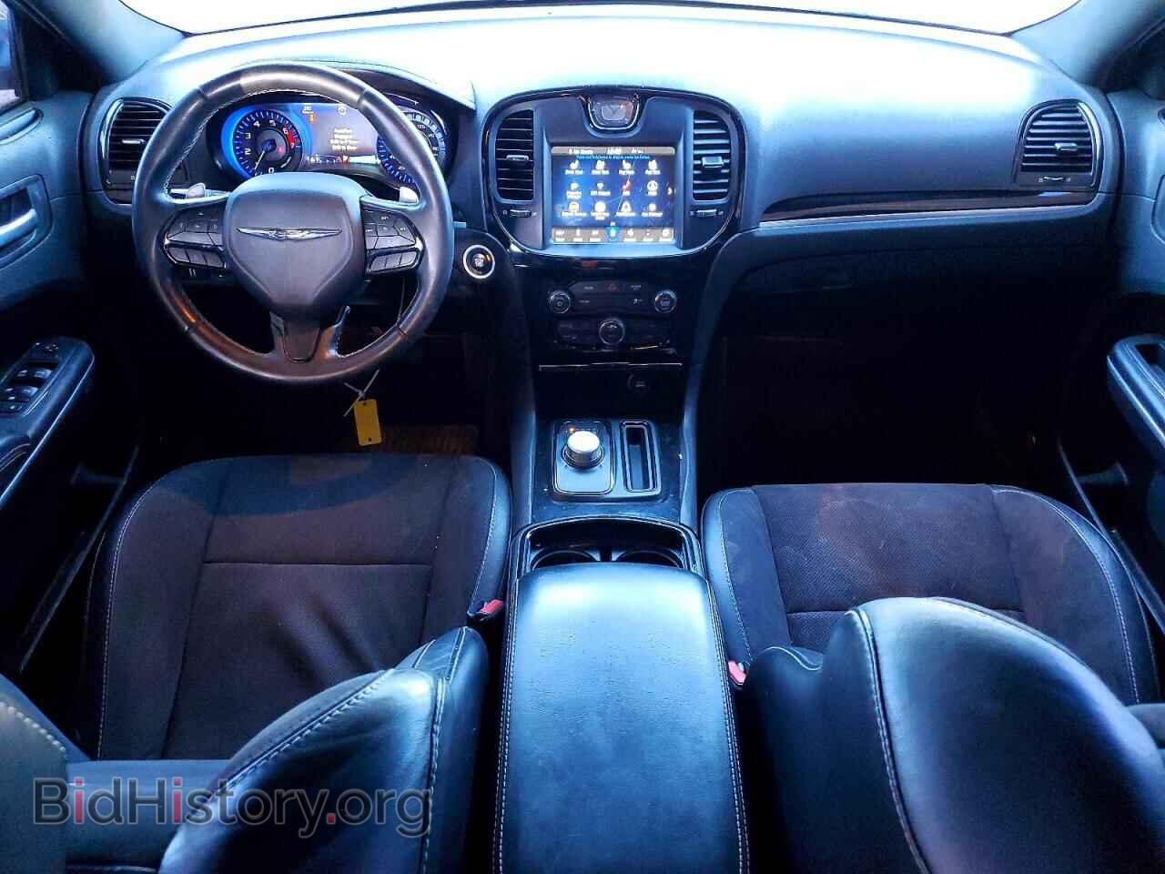 2018 CHRYSLER 300 - VIN: 2C3CCABTXJH223052 - Фото 8