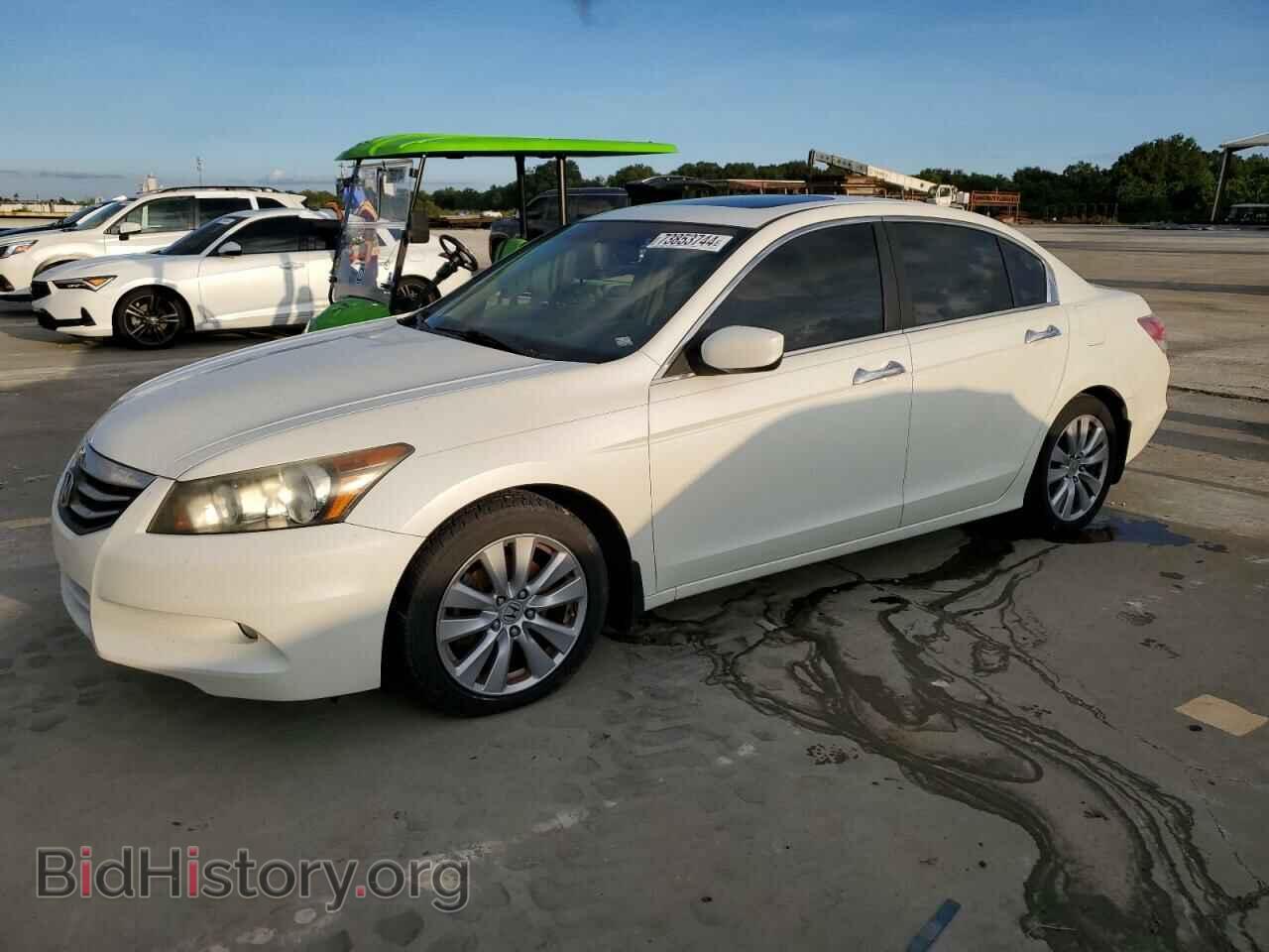 Photo 1HGCP3F84BA006633 - HONDA ACCORD 2011