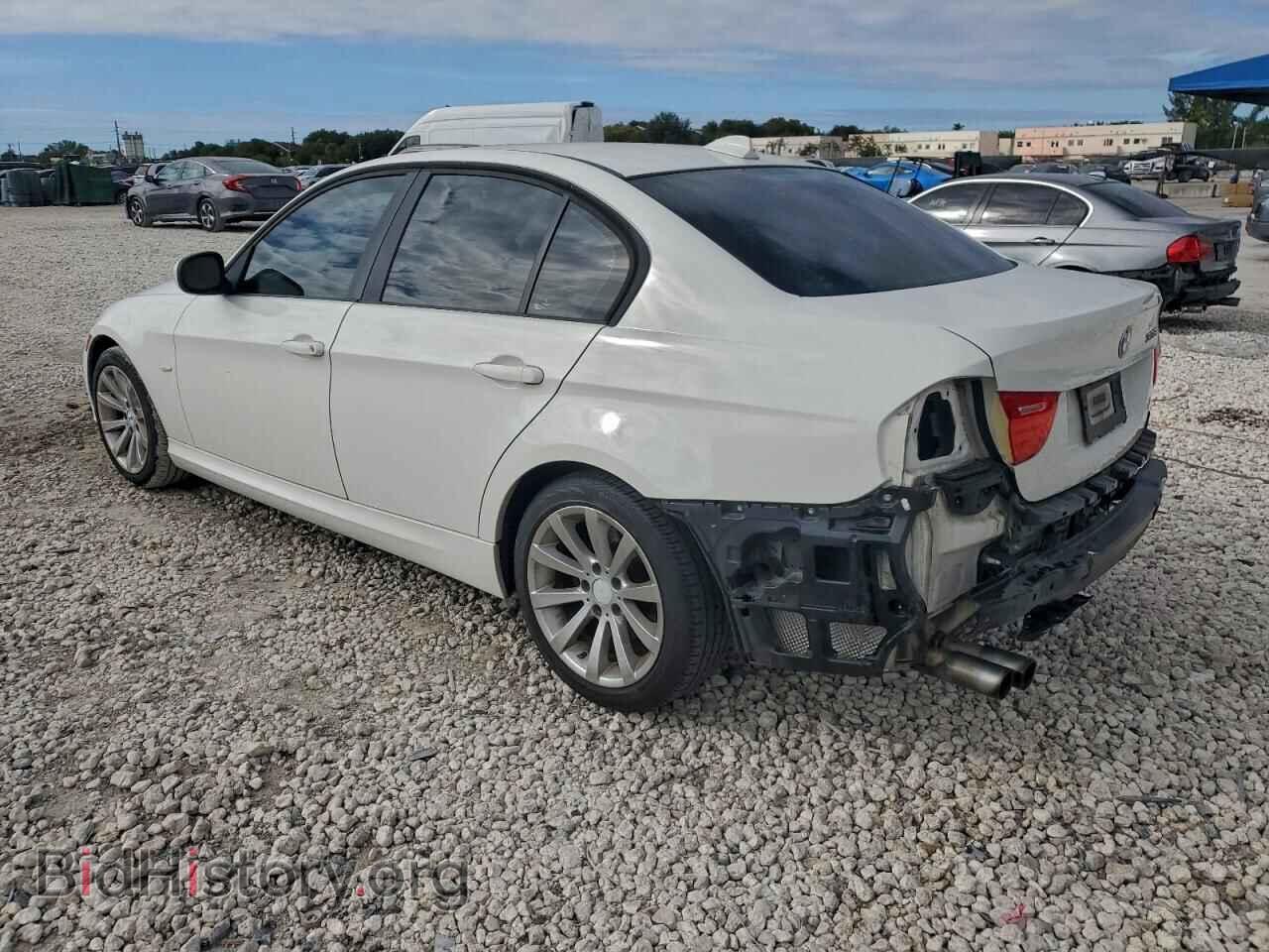 2011 BMW 3 SERIES - VIN: WBAPH7C51BE851475 - Фото 2