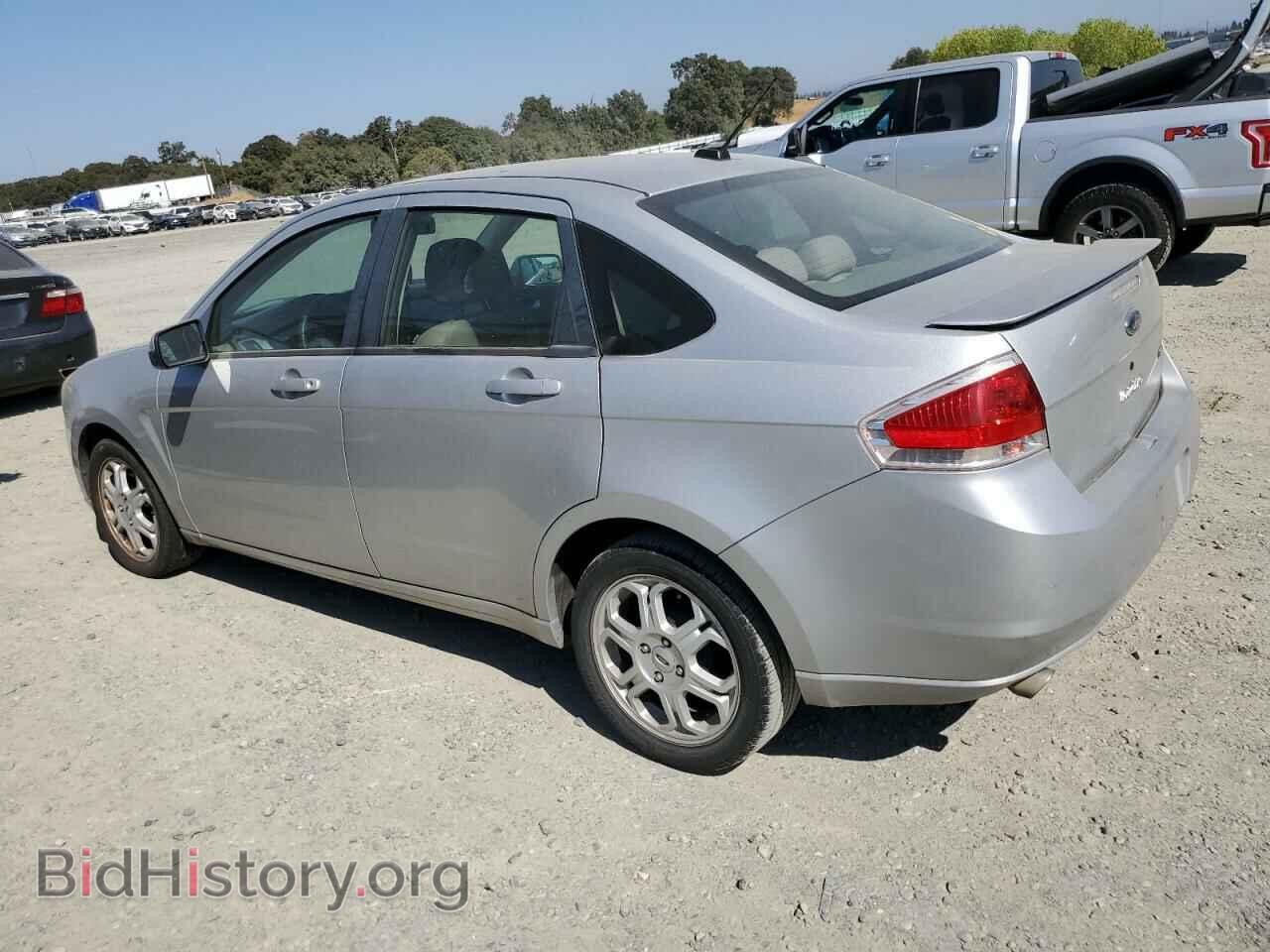 2009 FORD FOCUS - VIN: 1FAHP36N29W210697 - Фото 2