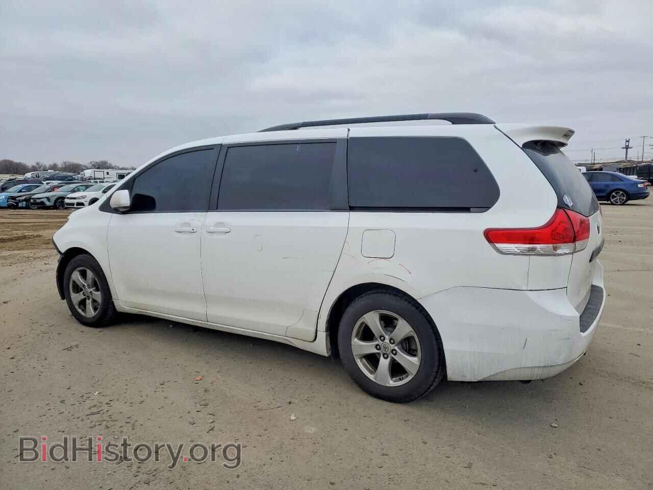2011 TOYOTA All Models - VIN: 5TDKK3DC3BS045782 - Фото 2