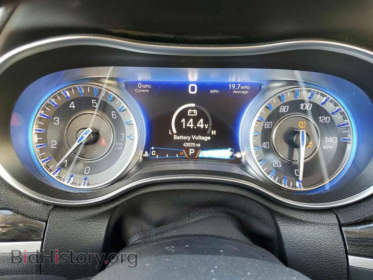 2016 CHRYSLER 300 - VIN: 2C3CCARG2GH253373 - Фото 9