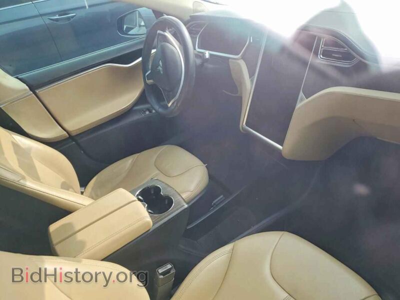 2013 Tesla MODEL S (VIN 5YJSA1DN5DFP04526) — фото 8 из 12