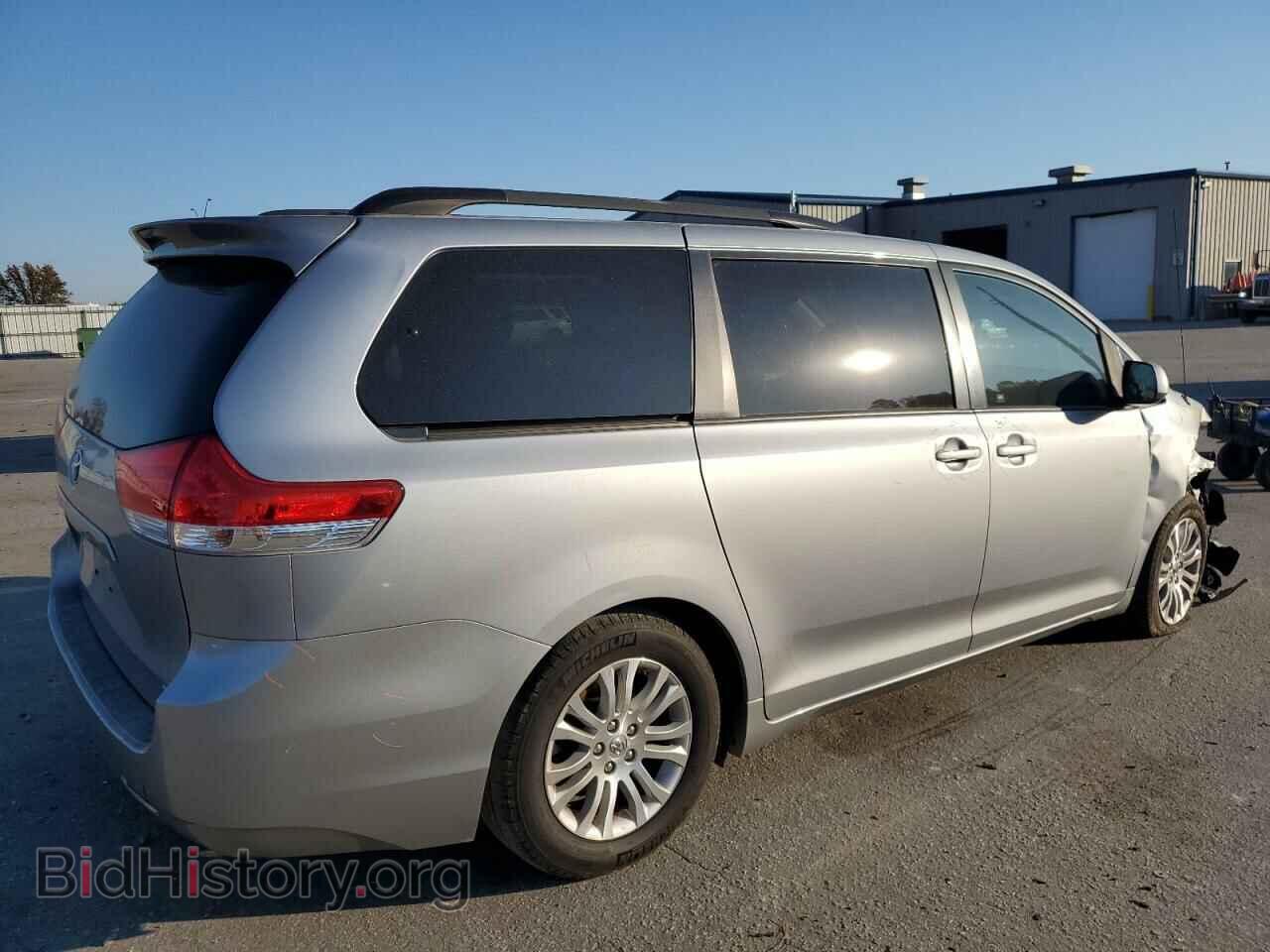 2011 TOYOTA All Models - VIN: 5TDYK3DC2BS071008 - Фото 3