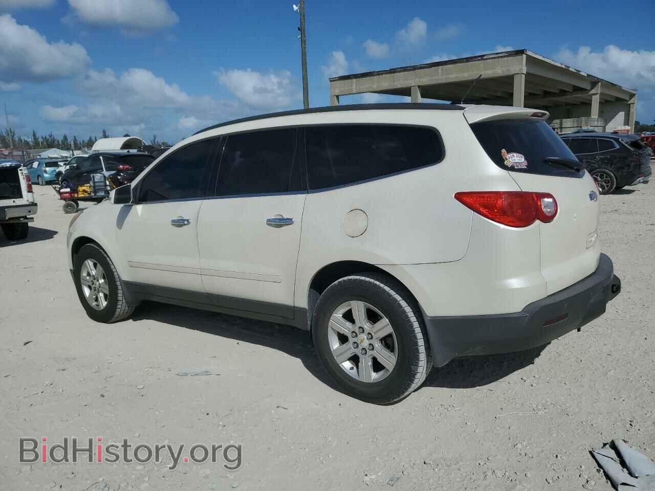 2012 CHEVROLET TRAVERSE - VIN: 1GNKRGED2CJ220331 - Фото 2