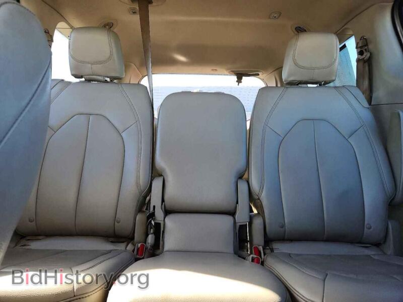 2017 Chrysler PACIFICA (VIN 2C4RC1BG9HR648226) — photo 10 of 13