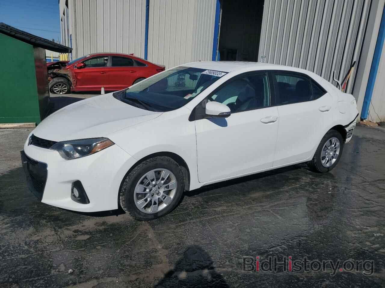 Toyota Corolla 2015 белая