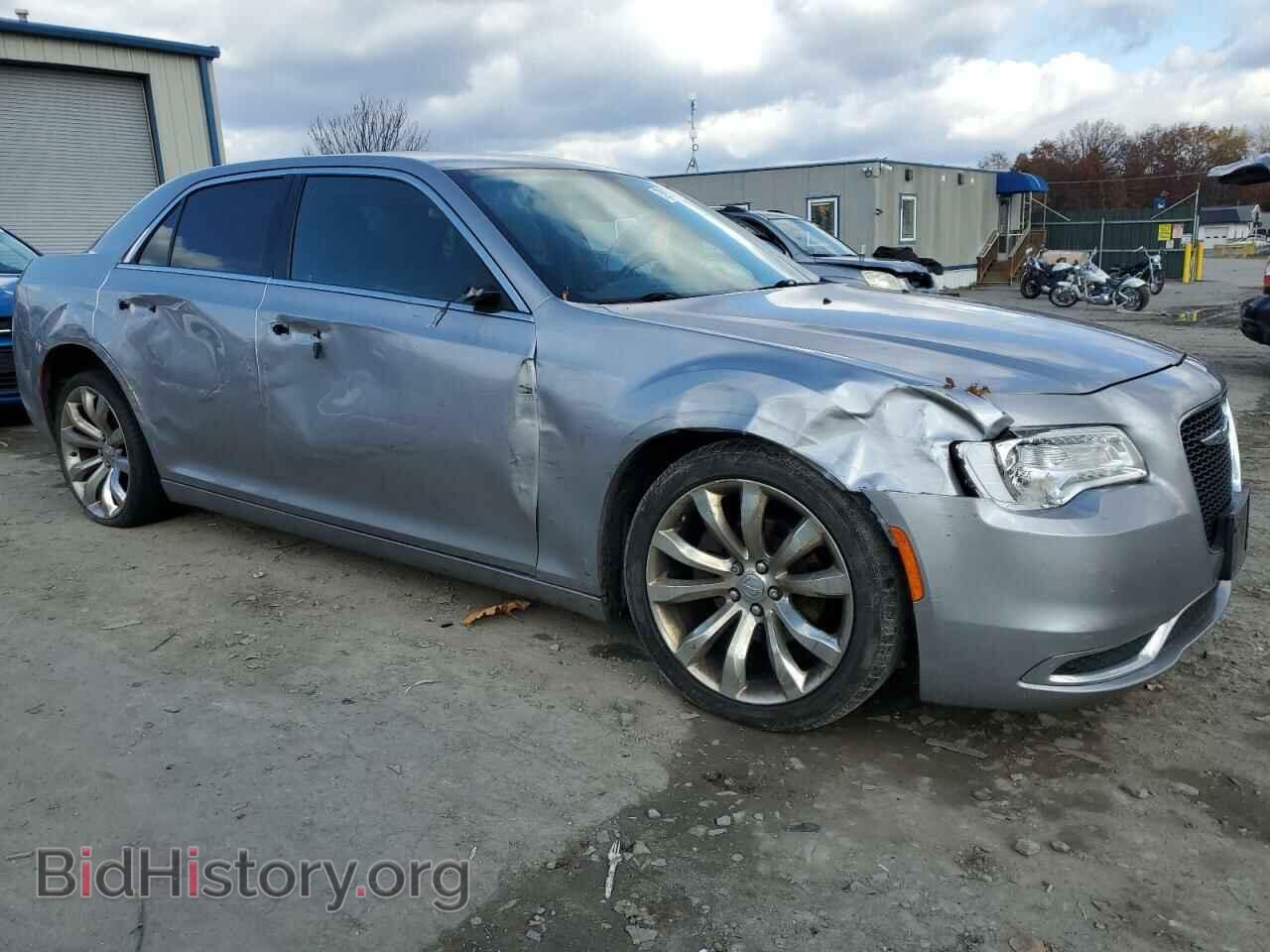 2016 CHRYSLER 300 - VIN: 2C3CCAAGXGH343852 - Фото 4