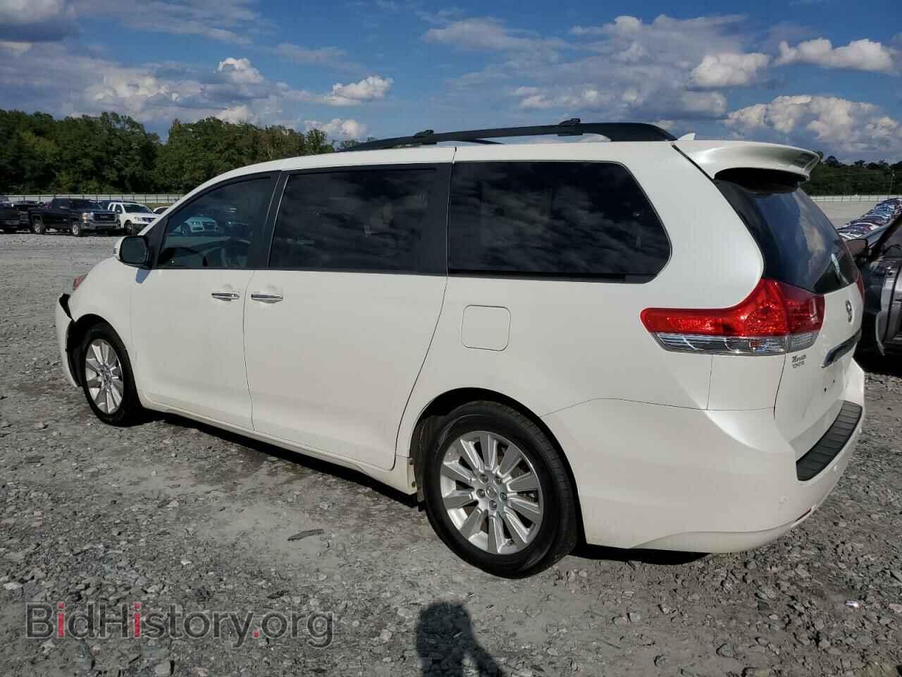 2014 TOYOTA All Models - VIN: 5TDYK3DCXES464033 - Фото 2
