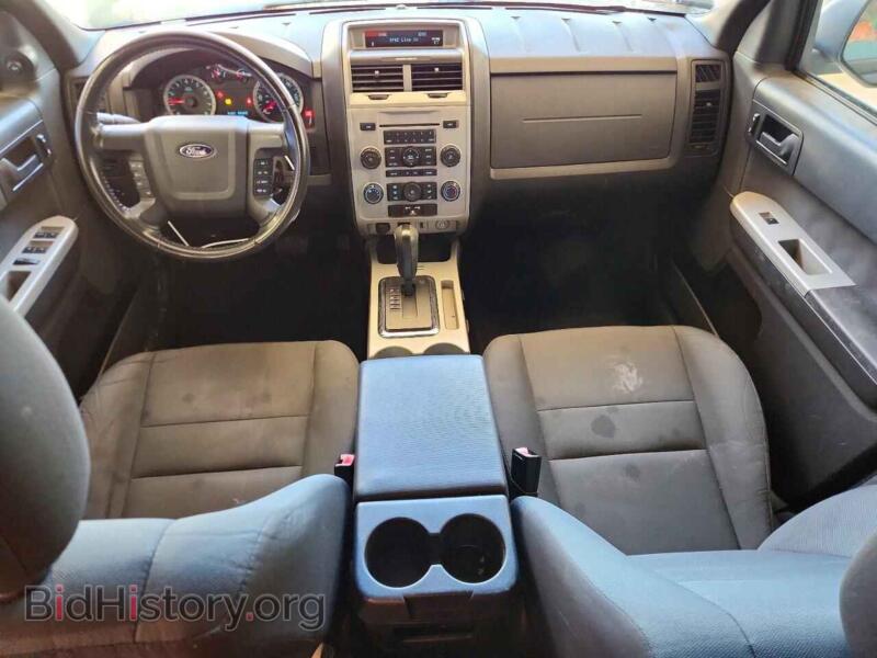 2010 Ford ESCAPE (VIN 1FMCU9DG2AKD17499) — фото 8 из 13