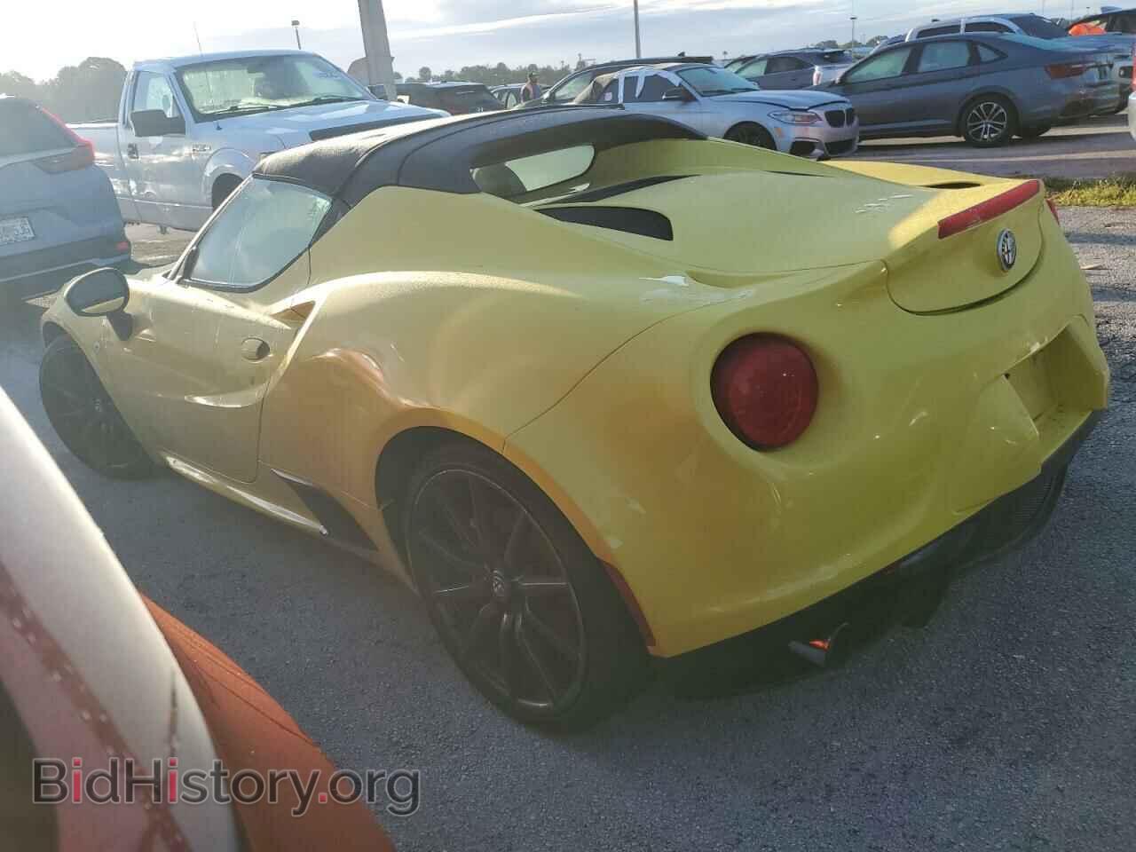 2016 ALFA ROMEO 4C - VIN: ZARBAAB44GM181561 - Фото 2