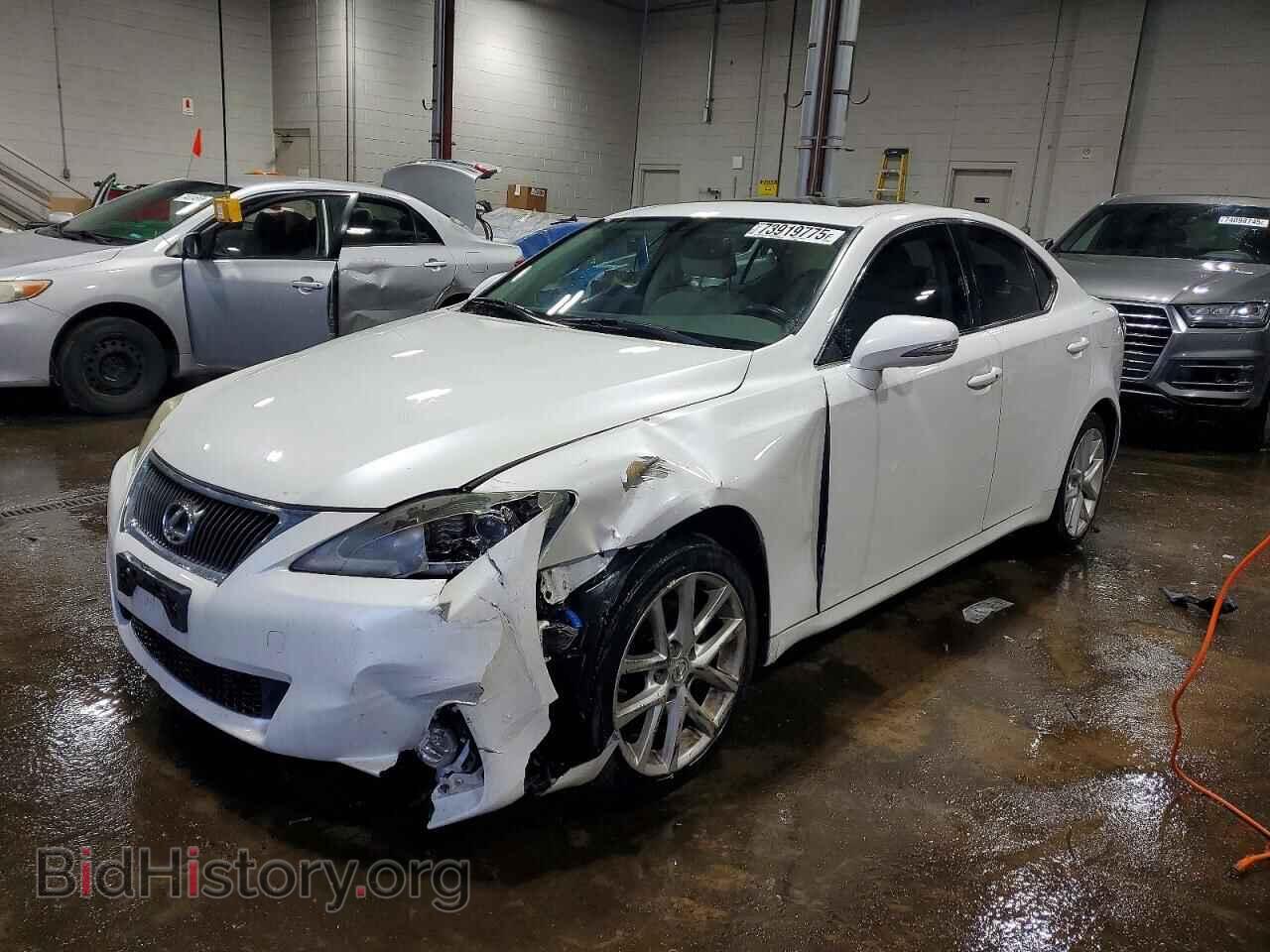 Photo JTHCF5C21C2035904 - LEXUS IS 2012