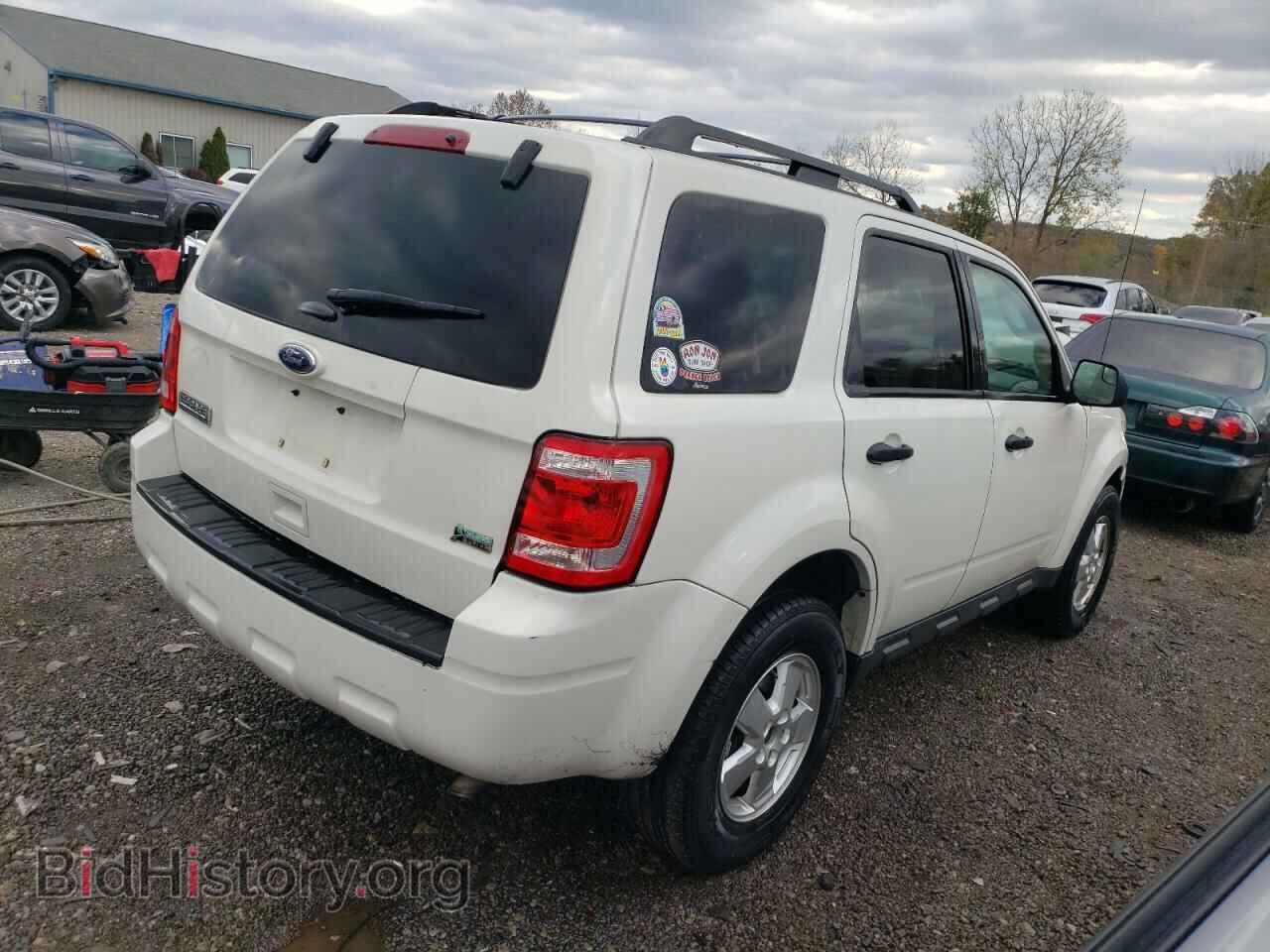 2011 FORD ESCAPE - VIN: 1FMCU9DG9BKC49848 - Фото 3