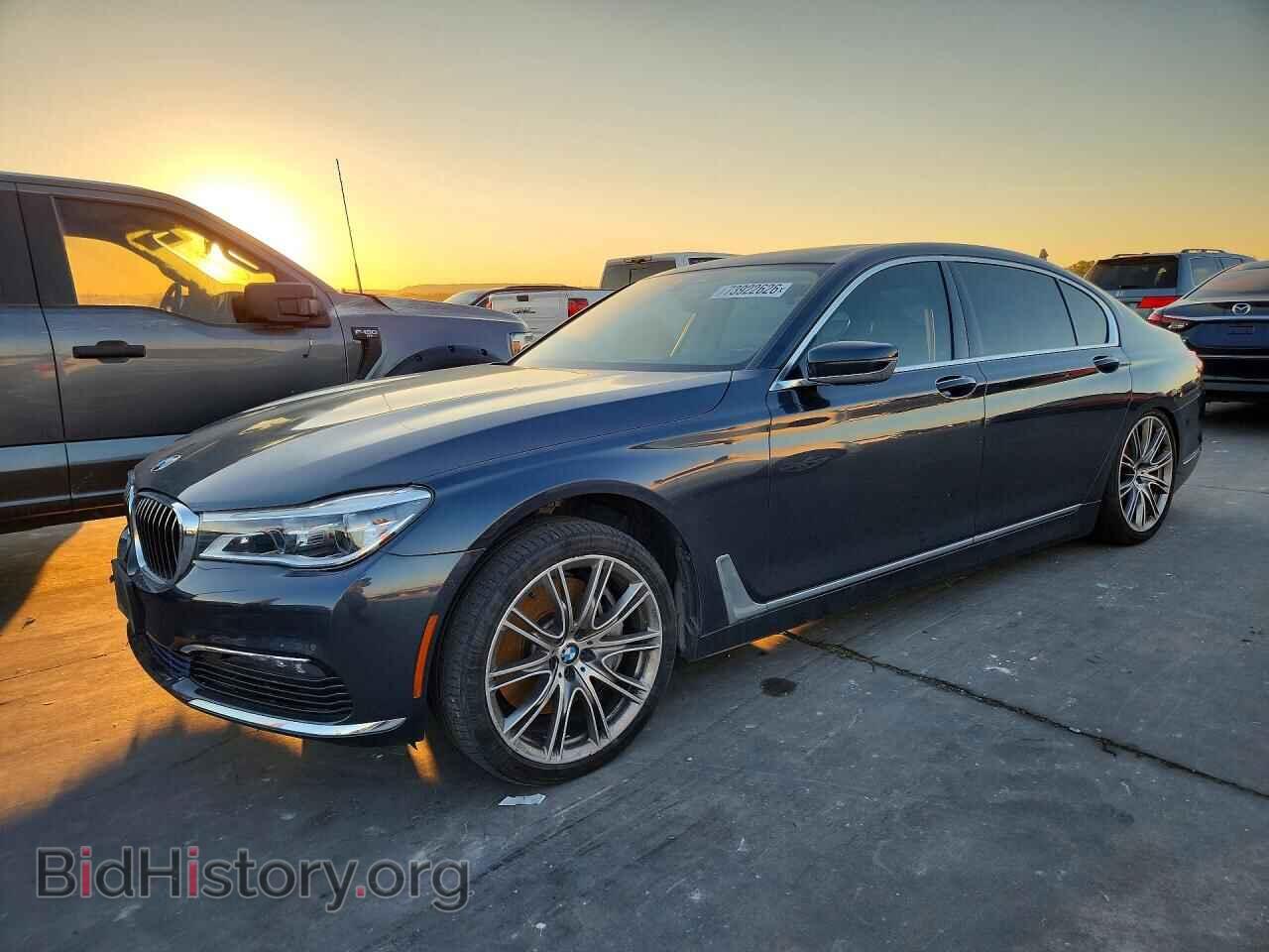 Фотография WBA7F0C39HGM21749 - BMW 7 SERIES 2017