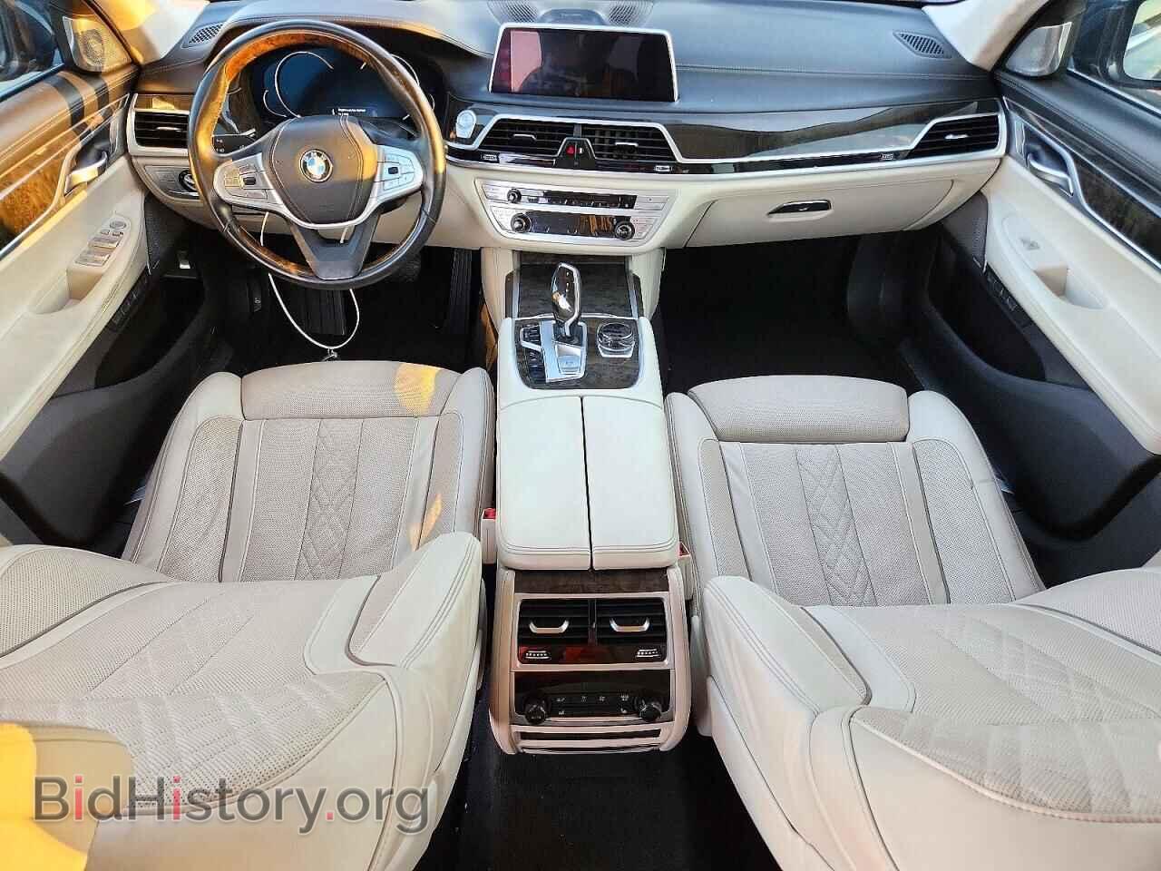 2017 BMW 7 SERIES (VIN WBA7F0C39HGM21749) — фото 8 из 12