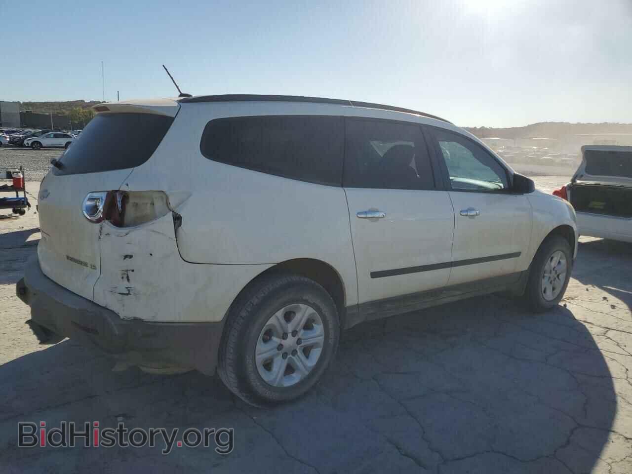 2011 CHEVROLET TRAVERSE - VIN: 1GNKRFED4BJ328815 - Фото 3