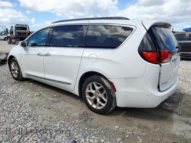 2017 Chrysler PACIFICA (VIN 2C4RC1BG7HR506618) — photo 2 of 14