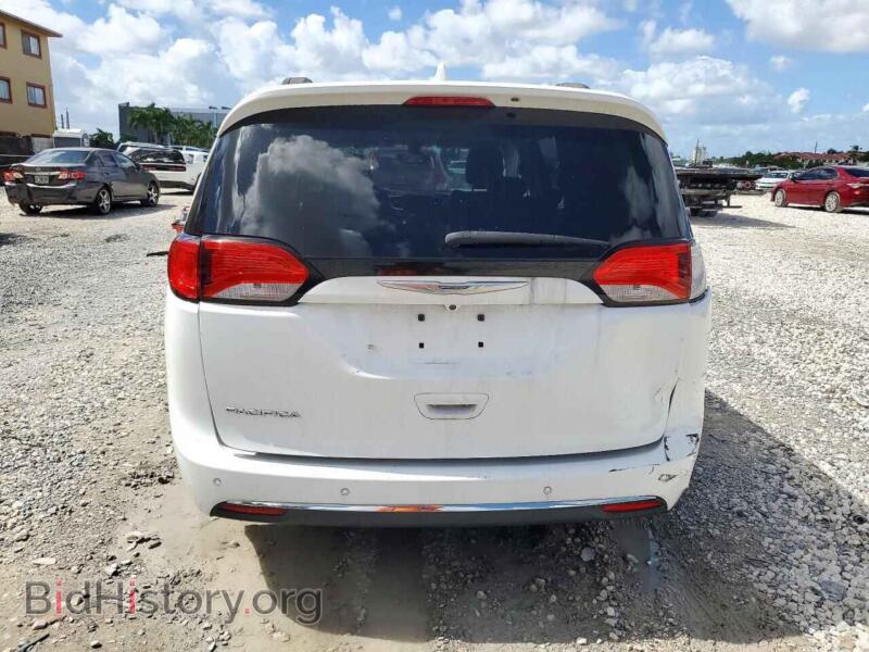 2017 Chrysler PACIFICA (VIN 2C4RC1BG7HR506618) — photo 6 of 14