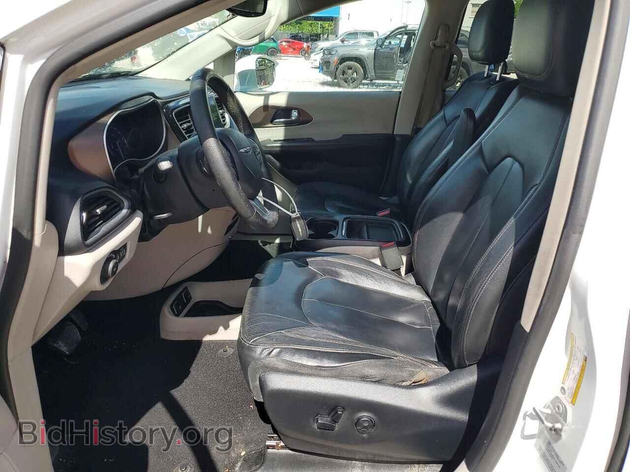 2017 Chrysler PACIFICA (VIN 2C4RC1BG7HR506618) — photo 7 of 14