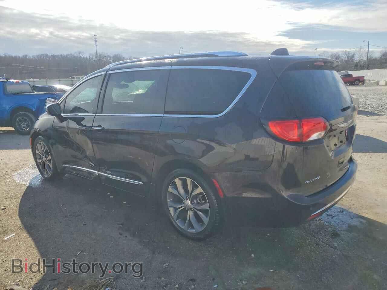 2017 CHRYSLER PACIFICA - VIN: 2C4RC1GG5HR683550 - Photo 2