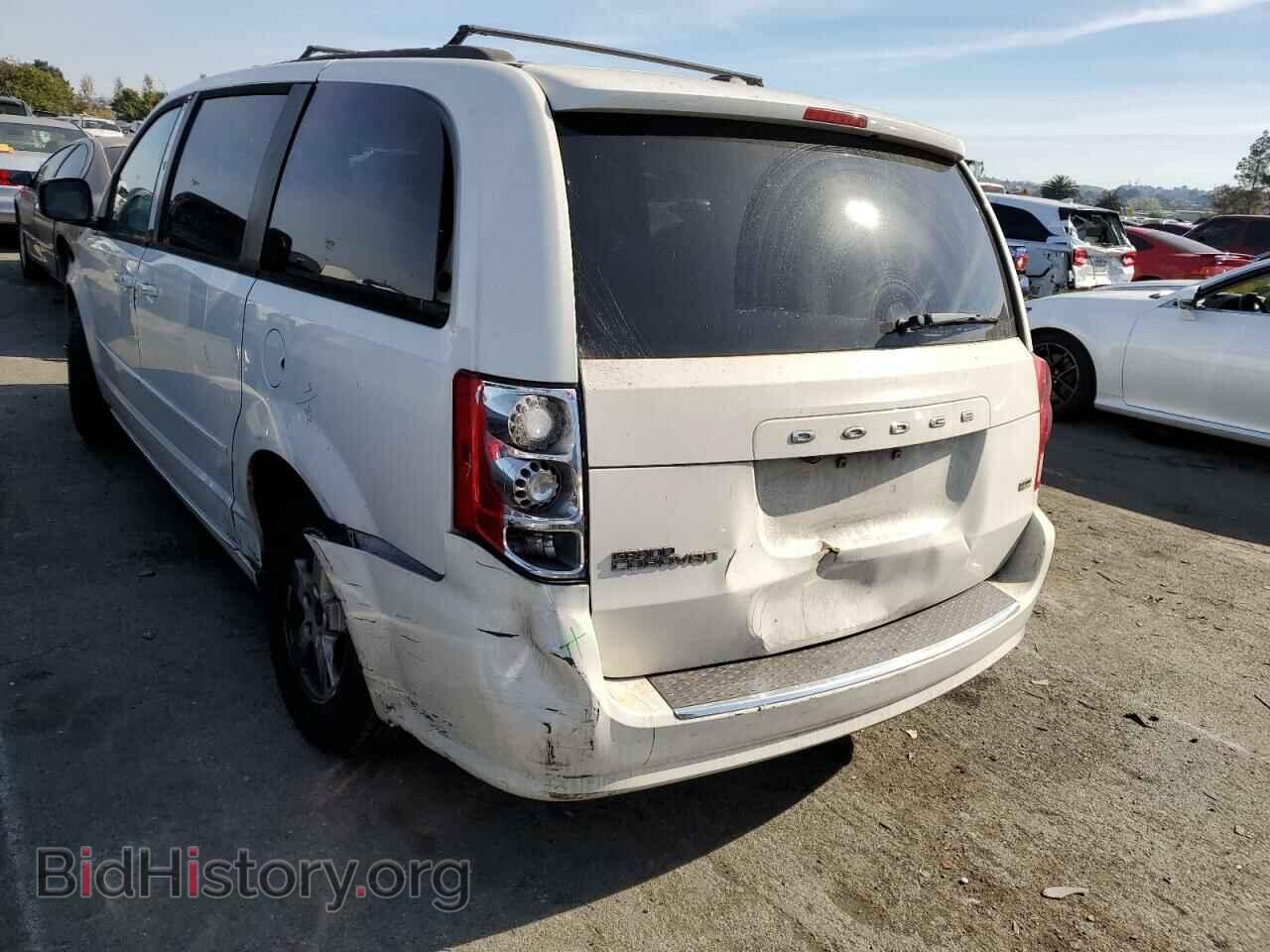 2013 DODGE CARAVAN - VIN: 2C4RDGCG8DR637145 - Фото 2