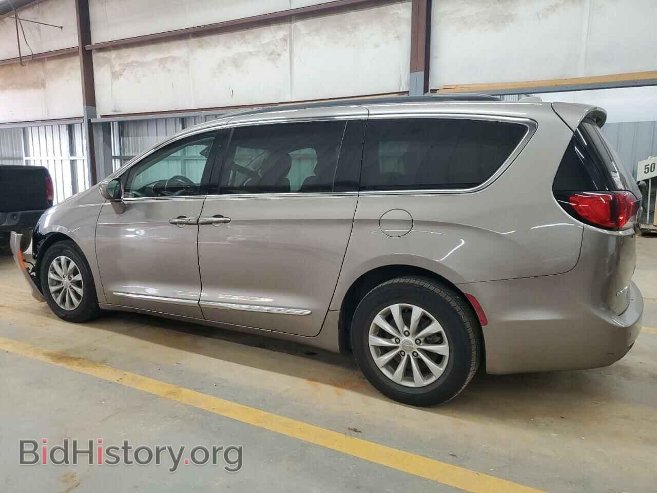 2017 CHRYSLER PACIFICA - VIN: 2C4RC1BGXHR654293 - Photo 2