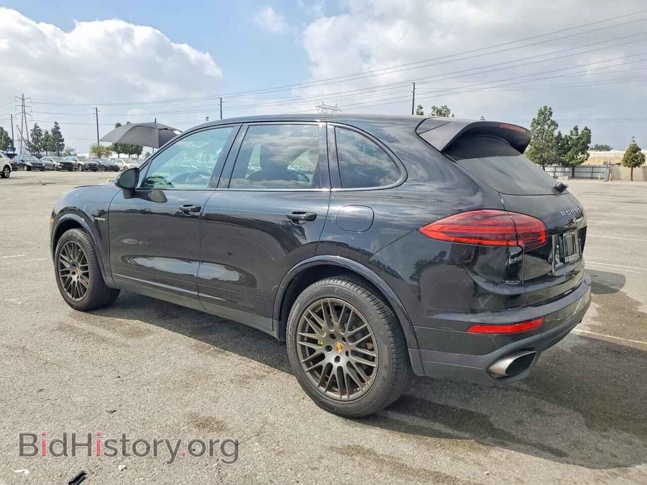 2017 PORSCHE CAYENNE - VIN: WP1AE2A20HLA75579 - Фото 2