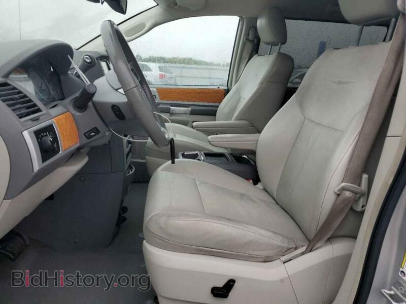 2010 Chrysler MINIVAN (VIN 2A4RR6DX0AR133527) — photo 7 of 13