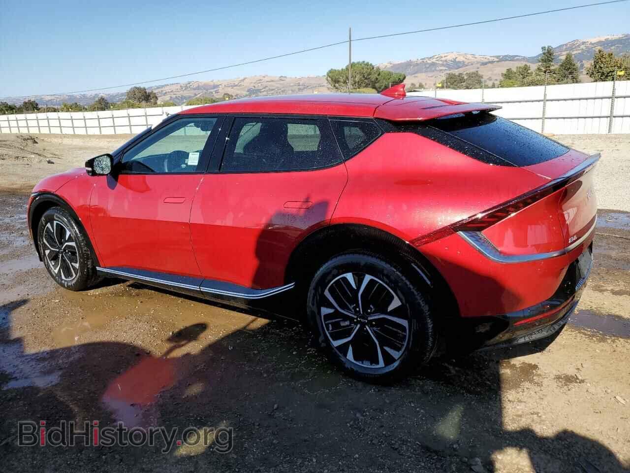 2024 KIA EV6 LIGHT - VIN: KNDC34LA1R5207397 - Photo 2