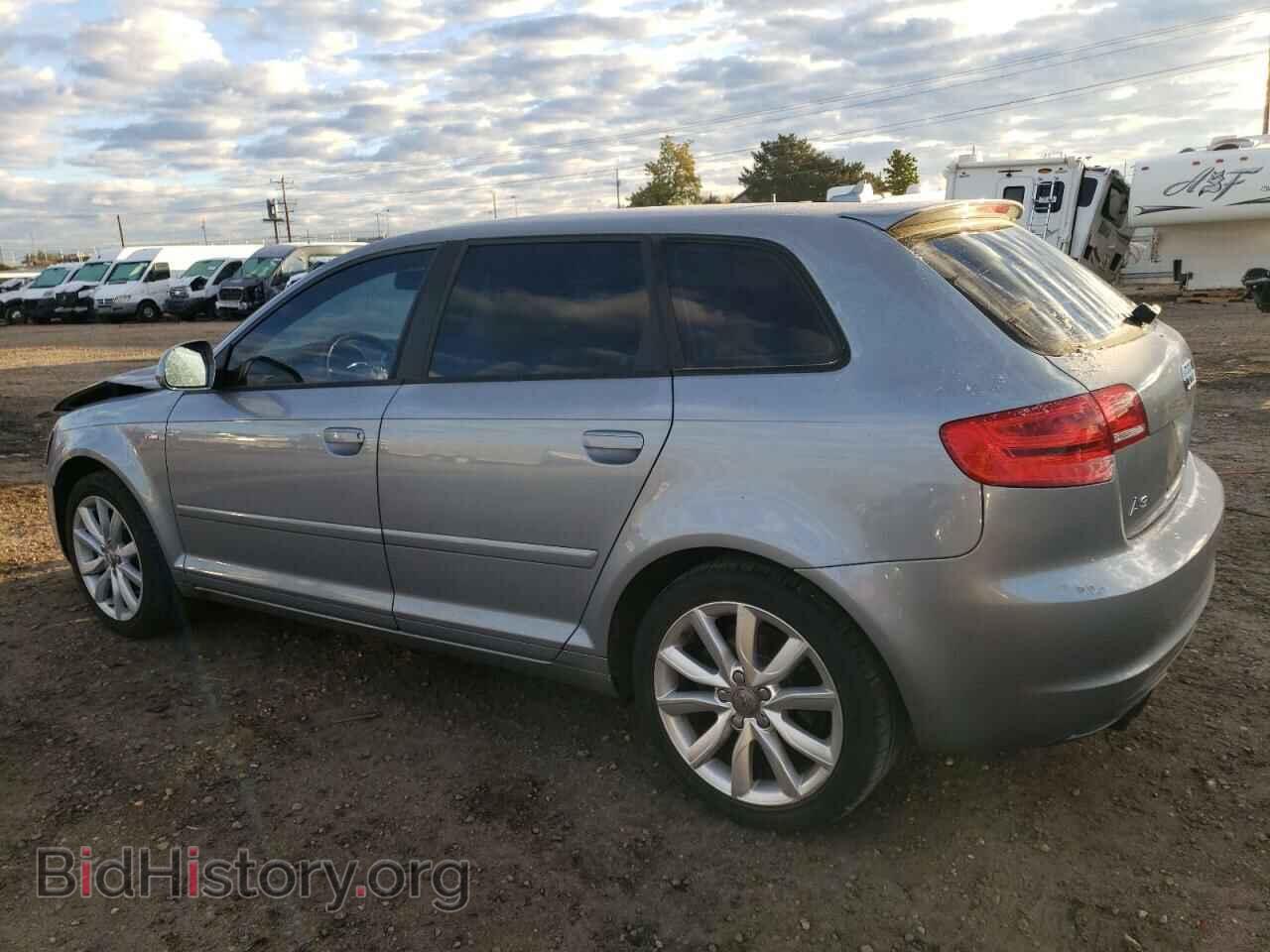 2010 AUDI A3 - VIN: WAUBEBFM8AA113011 - Фото 2