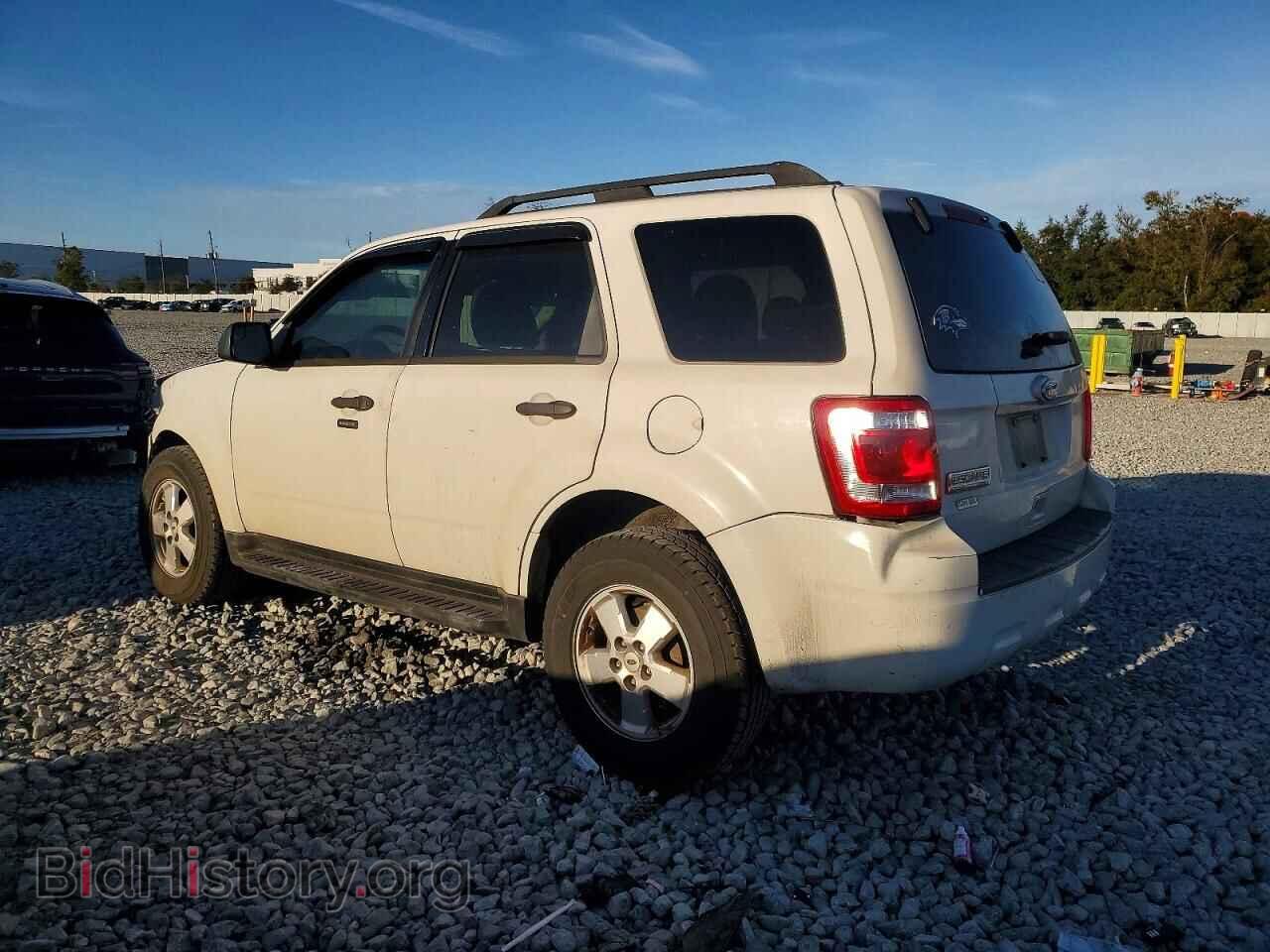 2011 FORD ESCAPE - VIN: 1FMCU0D75BKB44039 - Фото 2