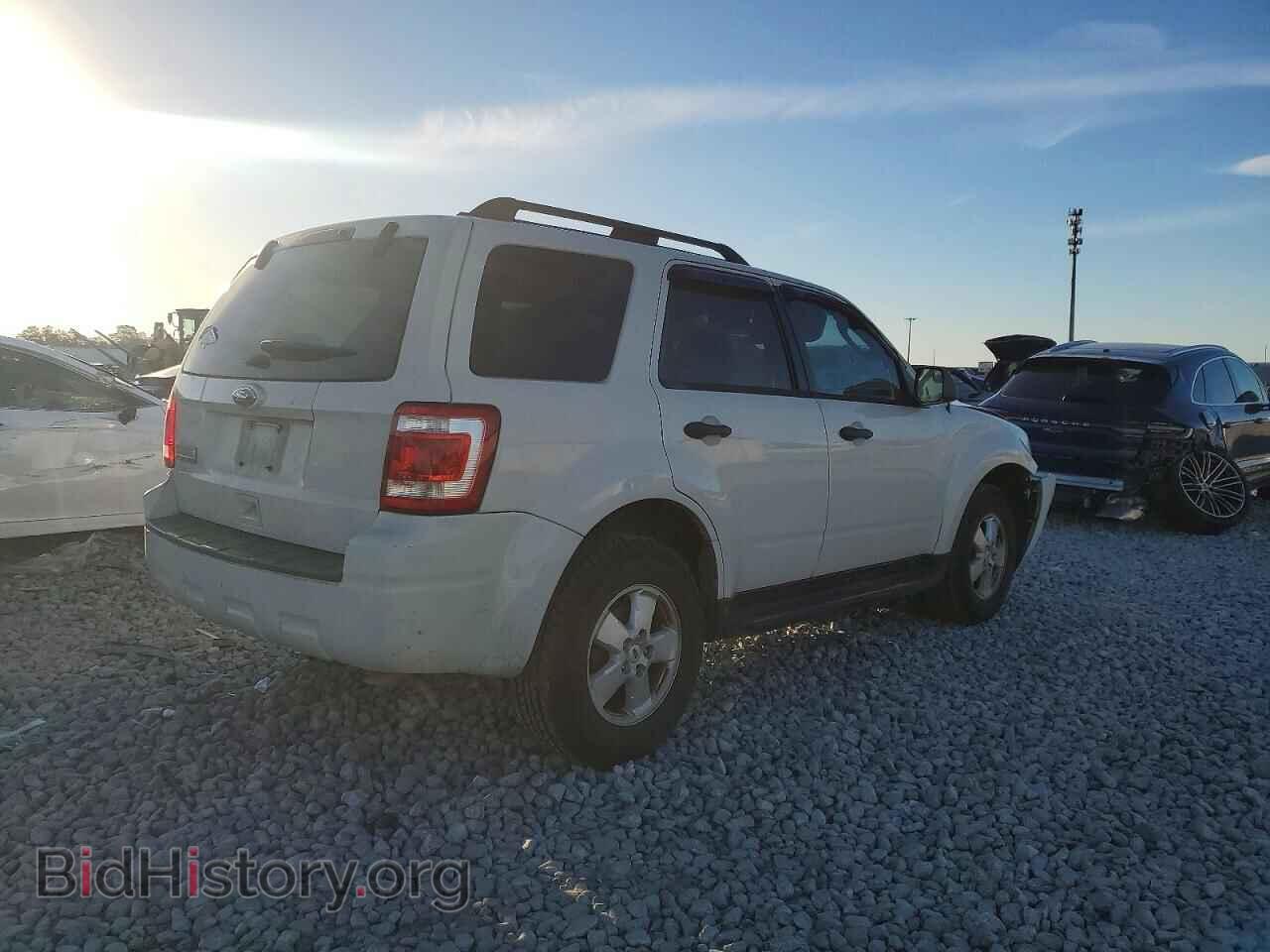 2011 FORD ESCAPE - VIN: 1FMCU0D75BKB44039 - Фото 3