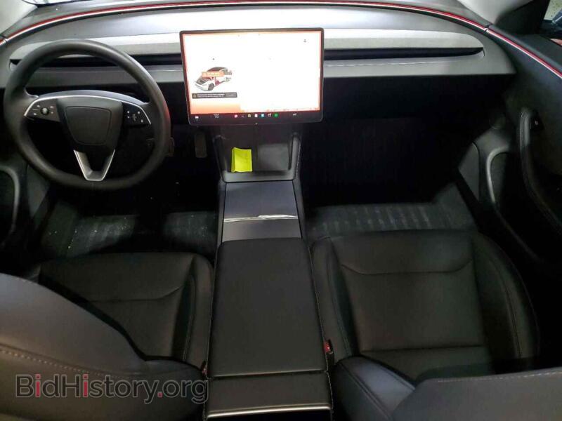 2024 Tesla MODEL 3 (VIN 5YJ3E1EBXRF835097) — фото 8 из 15