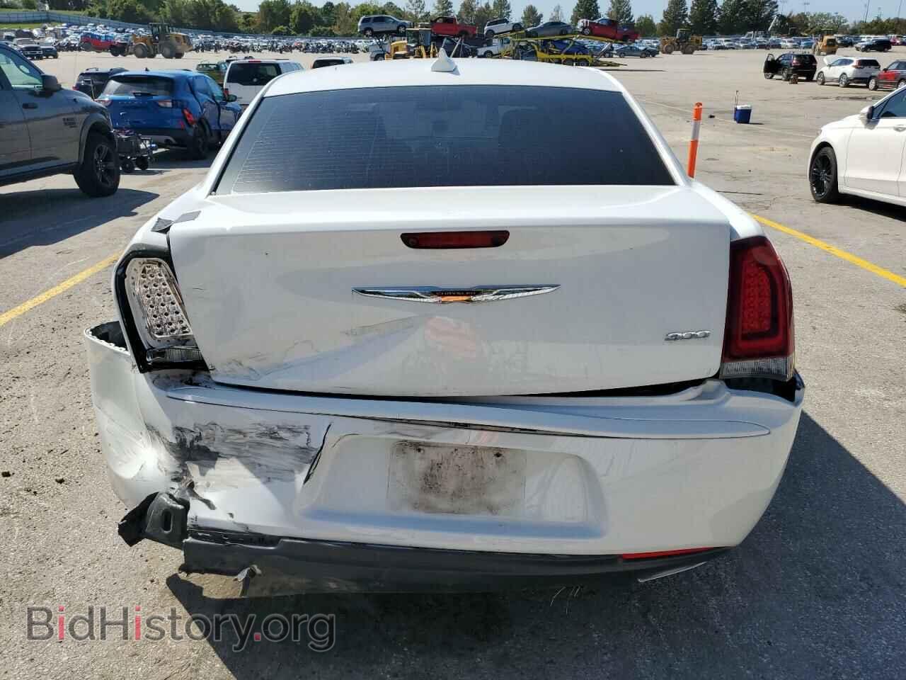 2018 CHRYSLER 300 - VIN: 2C3CCAAG5JH340526 - Фото 6