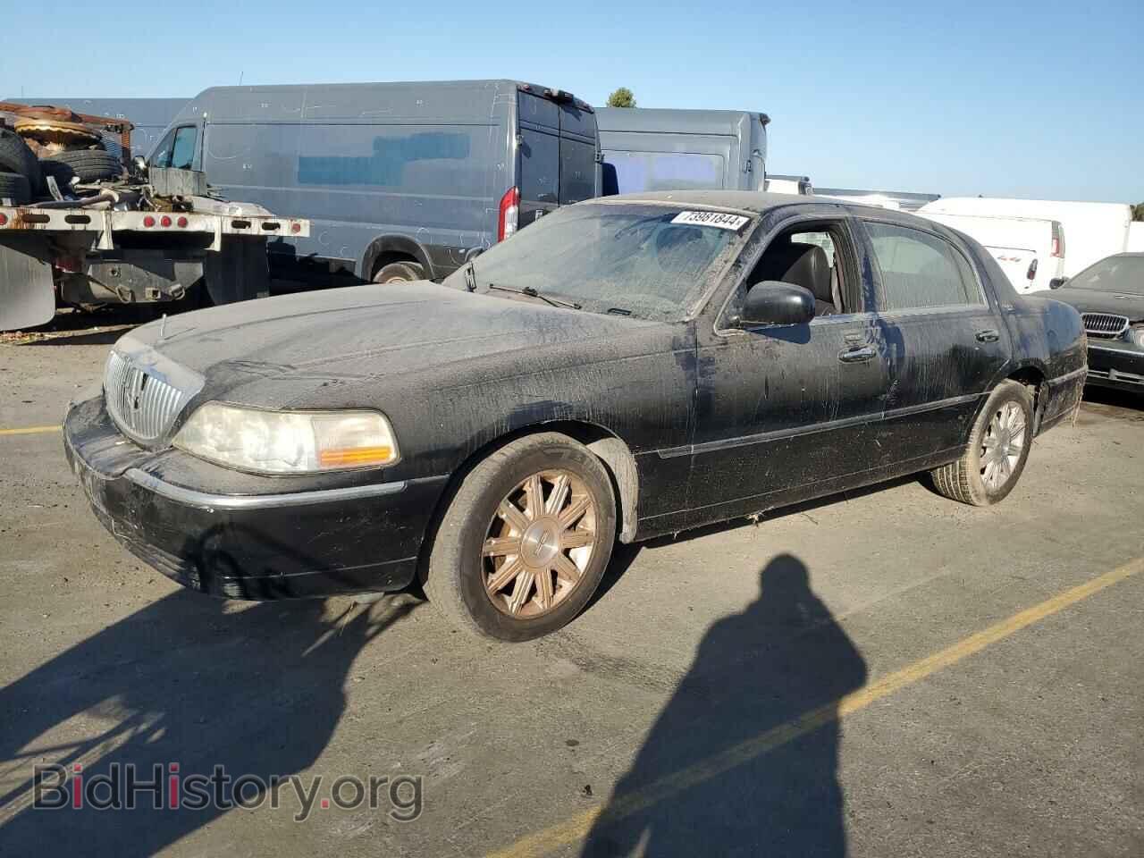 Photo 2LNBL8CV0BX764193 - LINCOLN TOWNCAR 2011