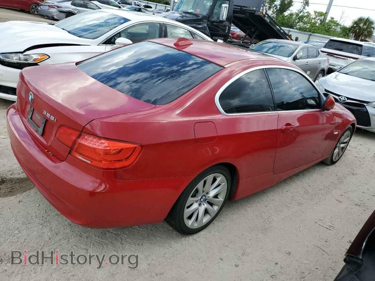 2011 BMW 3 SERIES - VIN: WBAKE3C52BE557143 - Фото 3