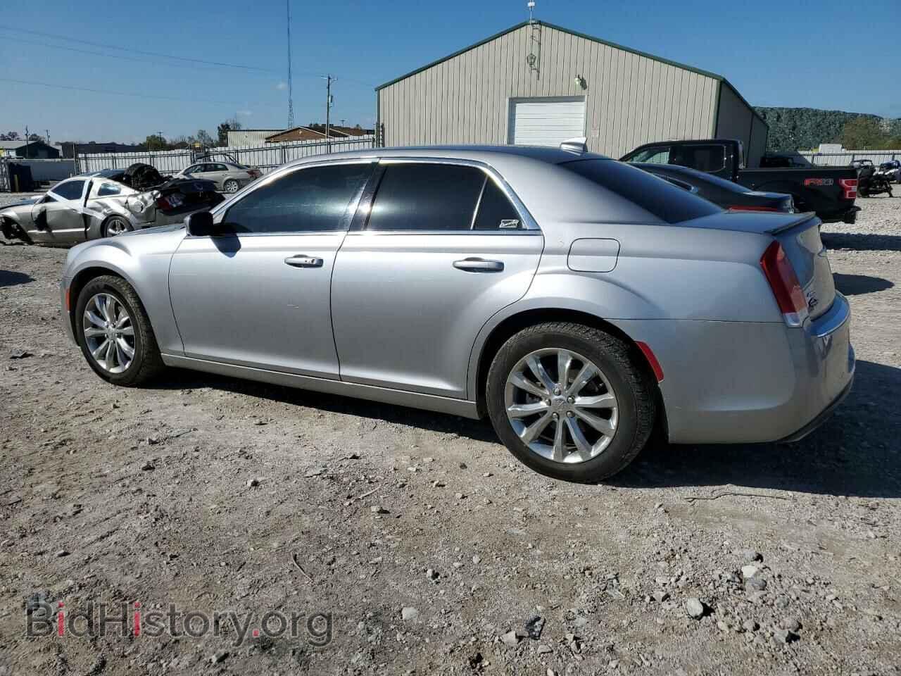 2016 CHRYSLER 300 - VIN: 2C3CCARG1GH224768 - Фото 2